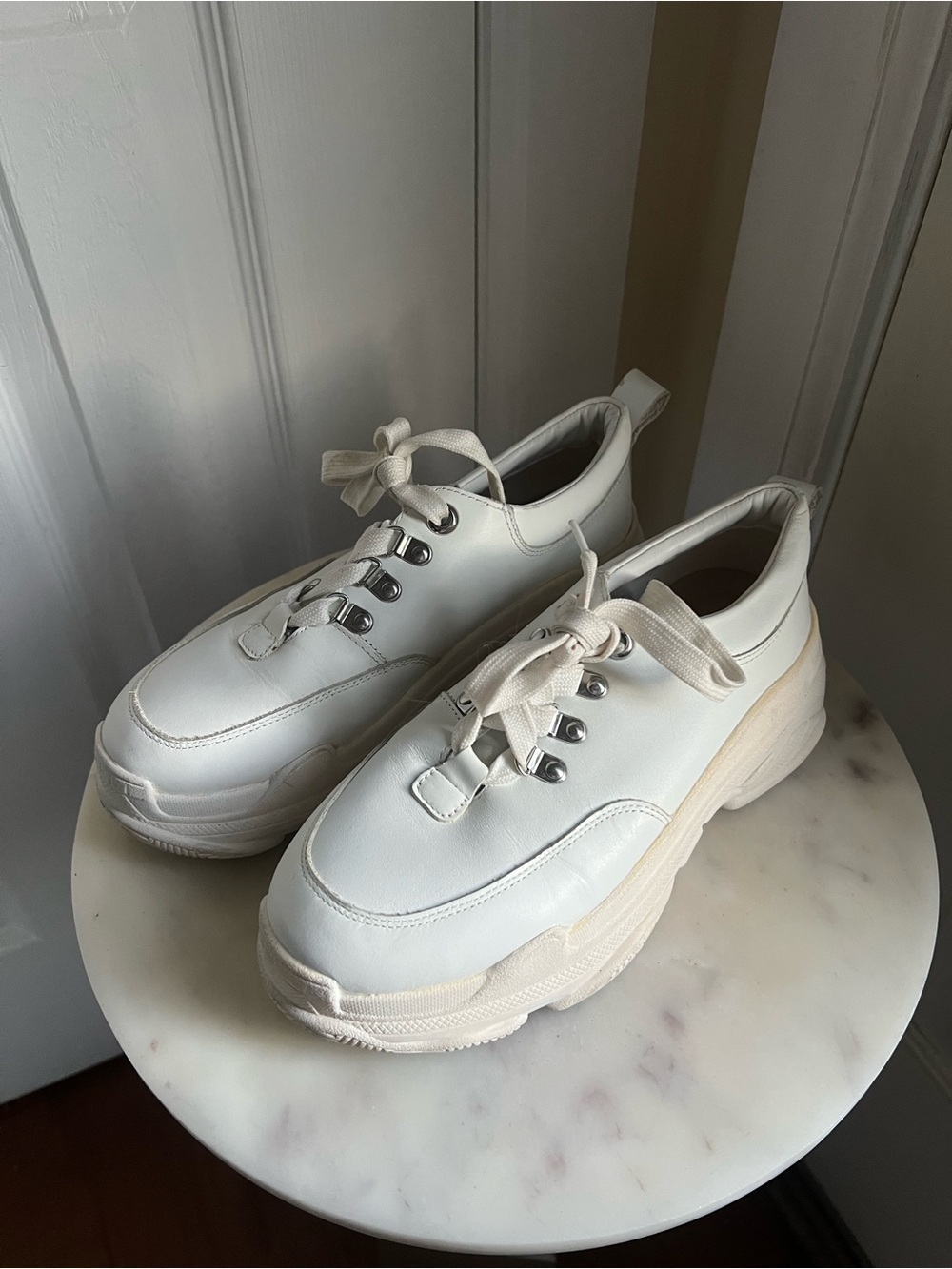 Aldo Womens Gelidia White Sneakers Size 6.5